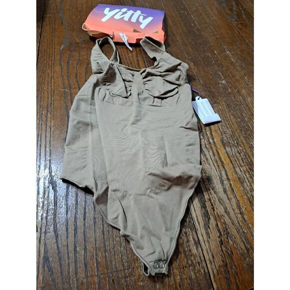 New M-L Fabletics Yitty Moody Bitc Taupe Nearly Naked Shaping Thong Bodysuit NWT - Picture 7 of 8